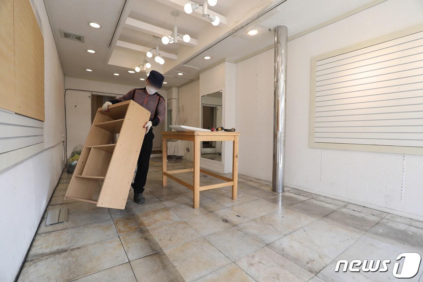 본문 이미지 - 소상공인 점포환경 개선 자료사진 /뉴스1 ⓒ News1 