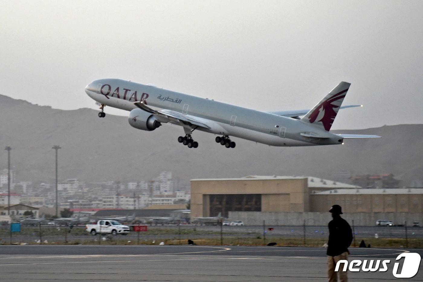 카타르 항공 소속 비행기. ⓒ AFP=뉴스1 ⓒ News1 안은나 기자