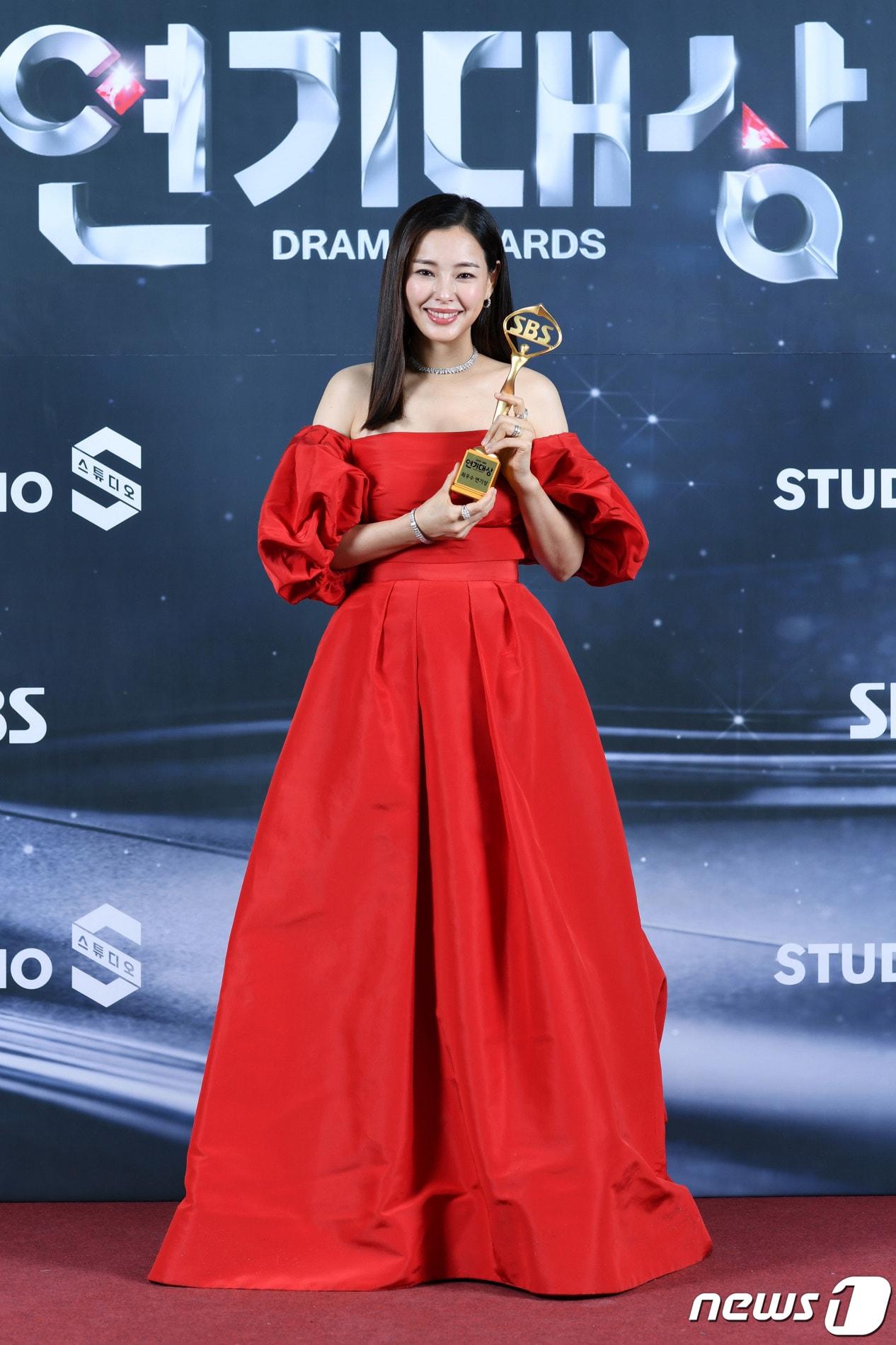 본문 이미지 - 배우 이하늬 (SBS 제공) 2022.1.1/뉴스1