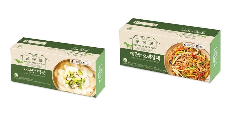 본문 이미지 - hy '채근담 떡국'과 '채근담 잡채'. (hy 제공) ⓒ 뉴스1