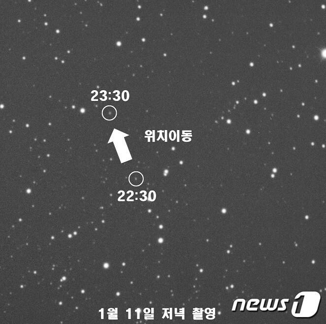 본문 이미지 - 밀양아리랑우주천문대가 지난 11일 오후 10시쯤 제임스 웹 우주망원경을 촬영했다. (사진제공 밀양아리랑우주천문대) ⓒ 뉴스1