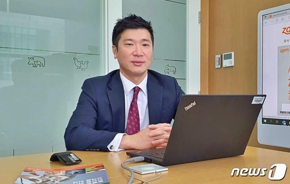 본문 이미지 - 뉴스1과 인터뷰를 하고 있는 이성기 한국조에티스 대표 ⓒ 뉴스1 최서윤 기자