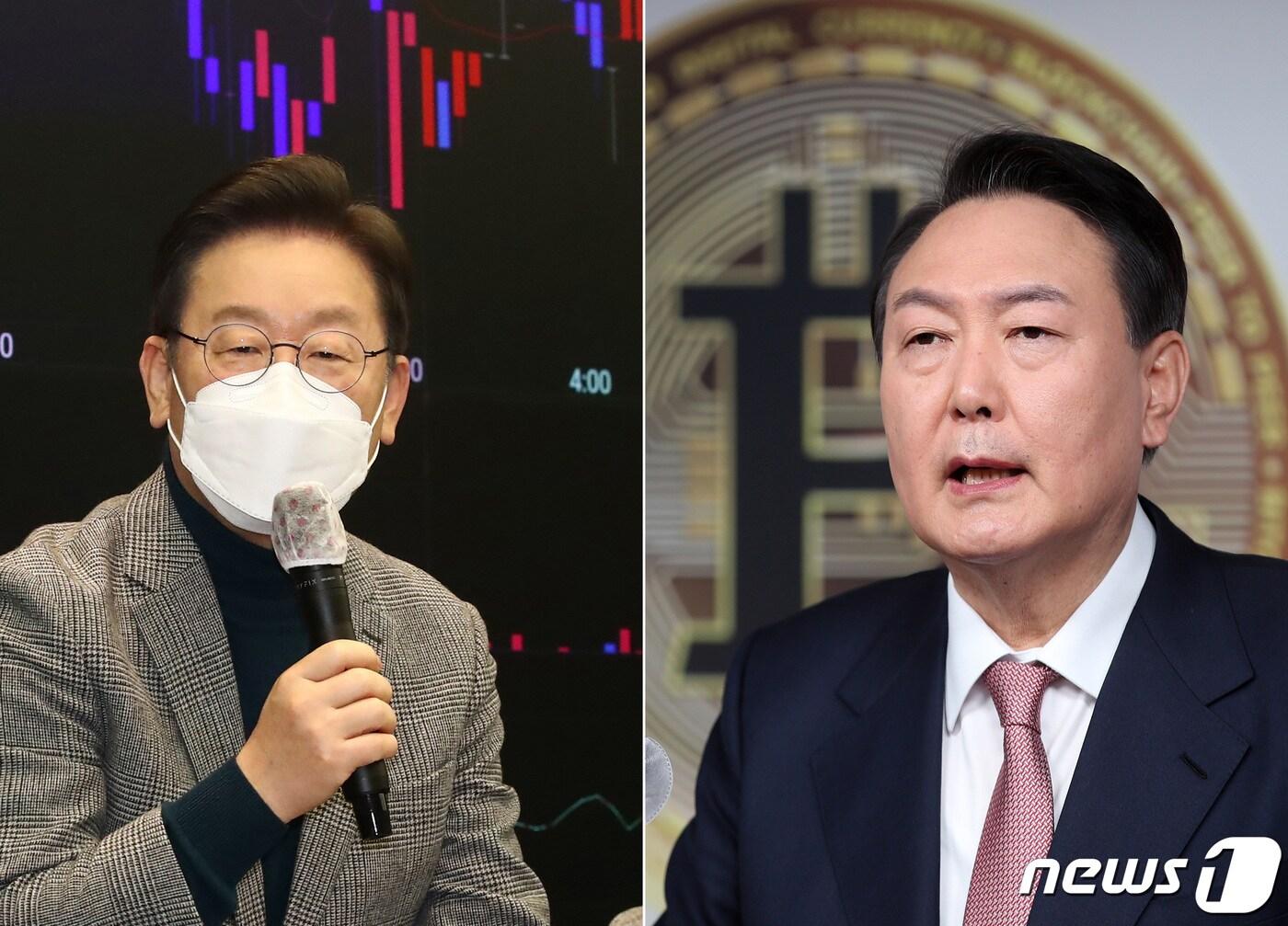 본문 이미지 - 이재명 더불어민주당 대선 후보가 19일 서울 강남구 업비트라운지에서 열린 가상자산 거래소 현장 간담회에서 인사말을 하고 있다. (오른쪽 사진) 같은 날 윤석열 국민의힘 대선 후보가 여의도 당사에서 가상자산 개미투자자 안심투자 정책 공약을 발표하고 있다. 2022.1.19/뉴스1