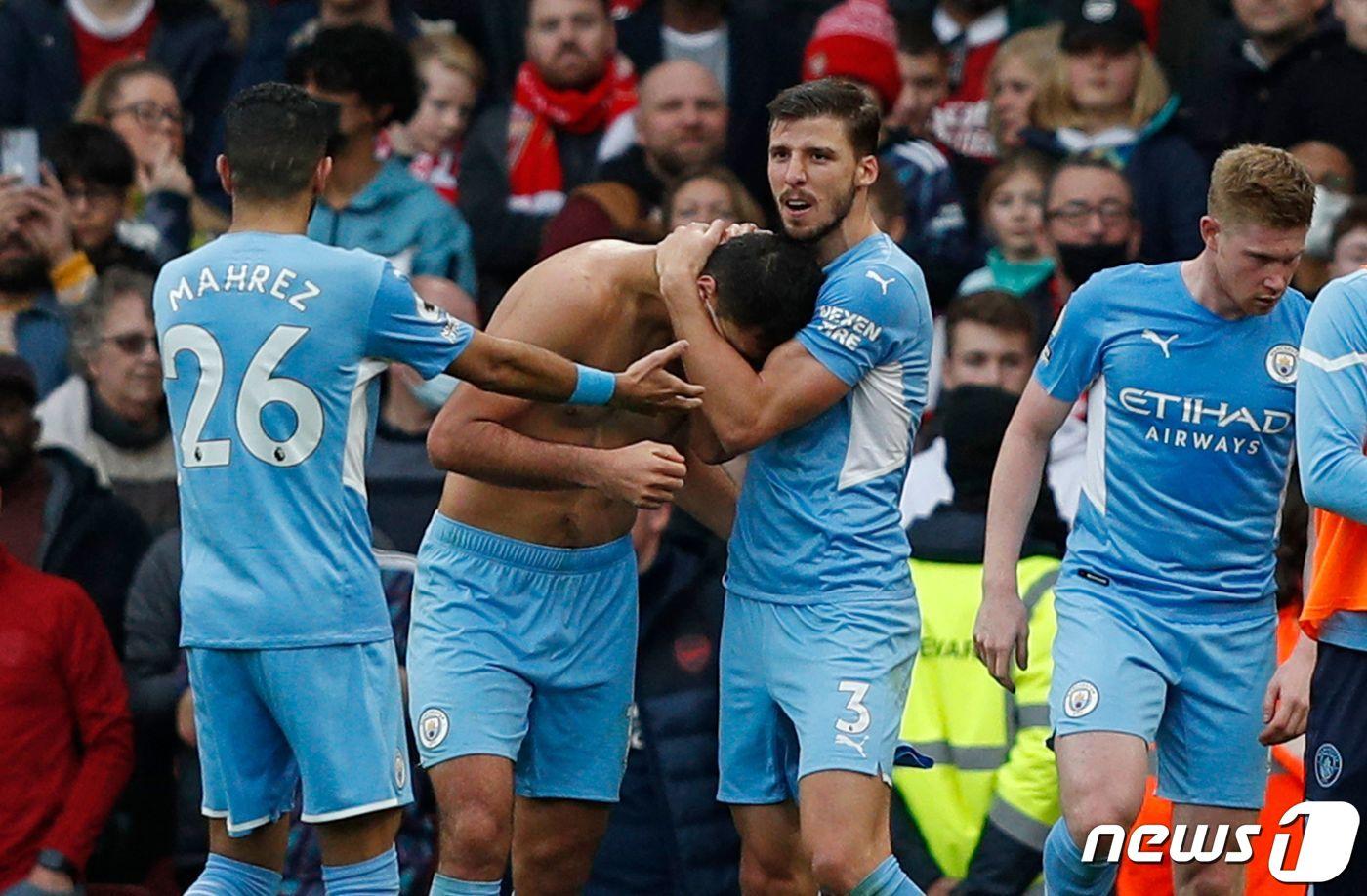 본문 이미지 - EPL 선두 맨체스터 시티가 2위 첼시와의 경기를 앞두고 있다. ⓒ AFP=뉴스1