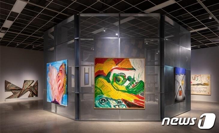 본문 이미지 - 국립현대미술관이 20일부터 6월12일까지 청주관에서 진행하는 국제미술 소장품 기획전 '미술로, 세계로'의 전시 작품.(국립현대미술관 제공).2022.01.20/ⓒ 뉴스1
