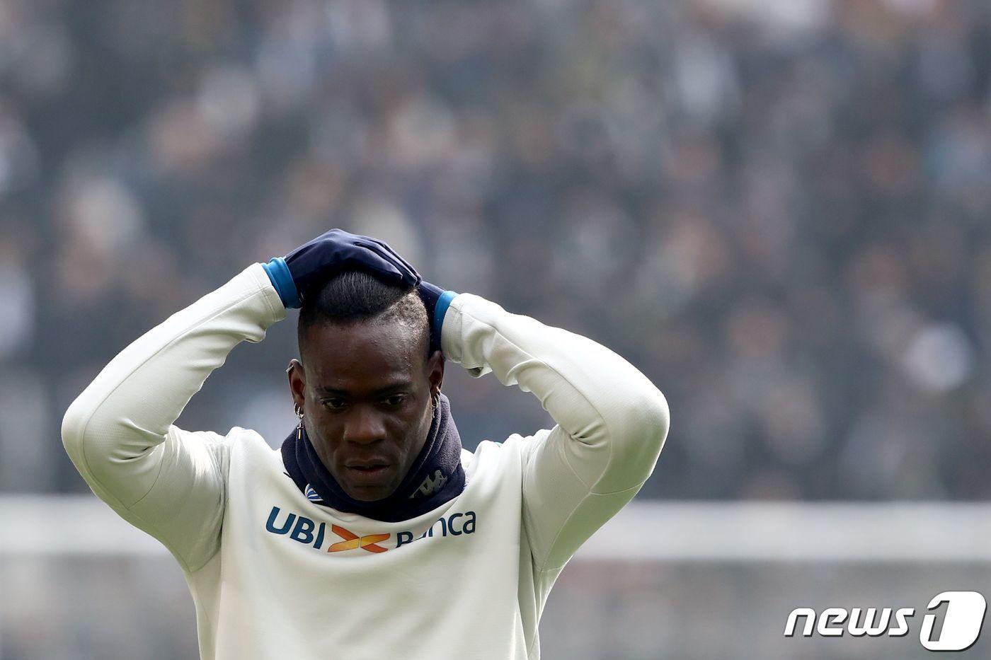 본문 이미지 - 악동 마리오 발로텔리가 2018년 이후 오랜 만에 이탈리아 대표팀에 뽑혔다. ⓒ AFP=뉴스1