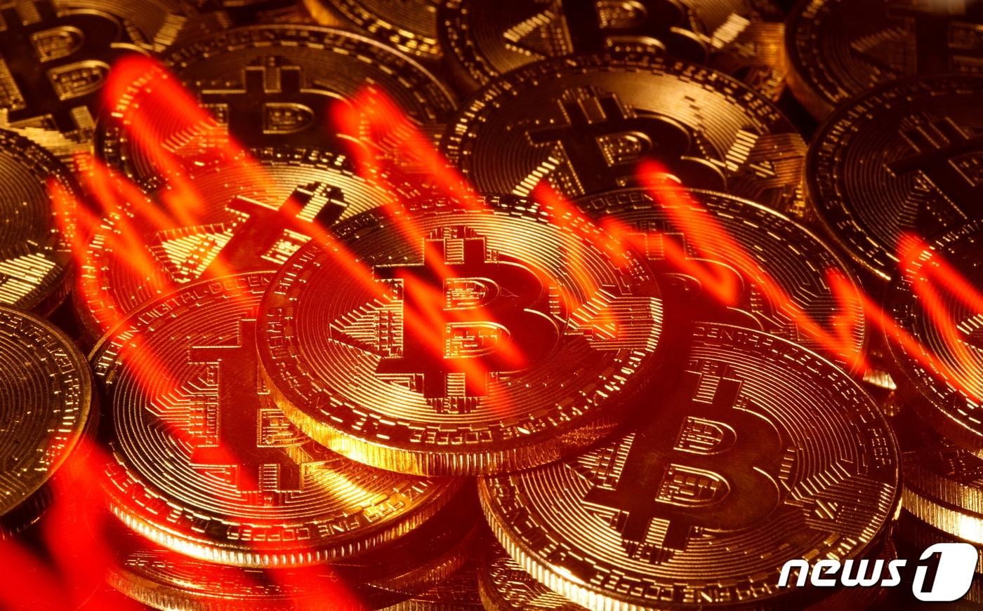 크게 출렁한 비트코인, 변동성 줄이며 보합세로 전환 [코인브리핑] - 뉴스1