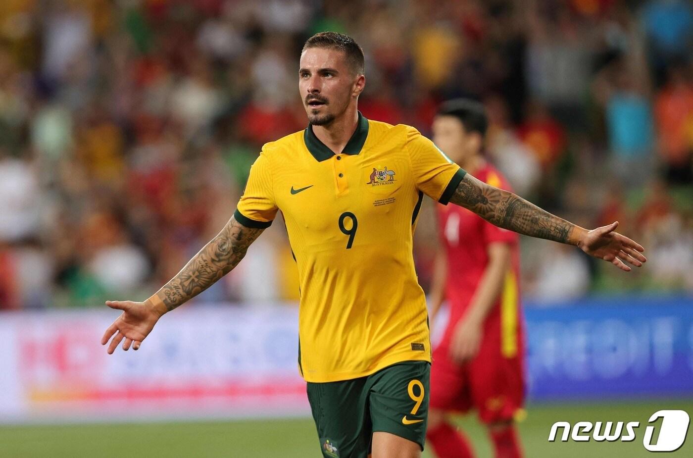 본문 이미지 - 호주가 월드컵 최종예선에서 베트남을 4-0으로 꺾었다. ⓒ AFP=뉴스1