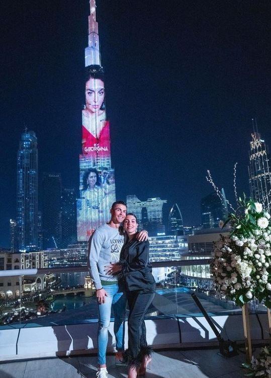 본문 이미지 - 크리스티아누 호날두(왼쪽)와 그의 여자친구 조지나 로드리게스(오른쪽) (인스타그램 갈무리) ⓒ 뉴스1