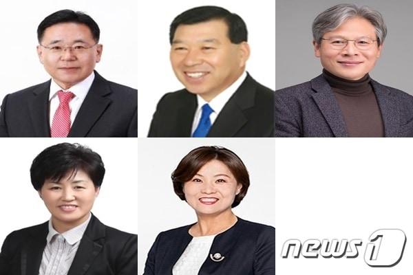 본문 이미지 - (좌측부터 ) 더불어민주당 조승만 충남도의원(홍성1), 오배근 전 충남도의원, 정만철 청운대 교수, 조성미 풀무생협 이사장,최선경 전 홍성군의원.ⓒ 뉴스1