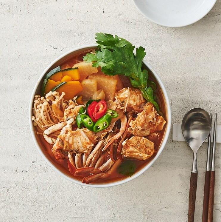 본문 이미지 - '요리하다 속이 꽉 찬 꽃게탕' 조리예. (롯데마트 제공) ⓒ 뉴스1