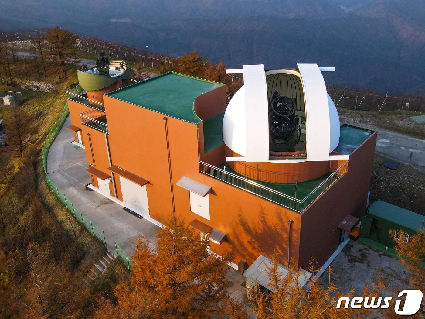 본문 이미지 - 공군 전자광학위성감시체계. (공군 제공) 2022.1.5/뉴스1