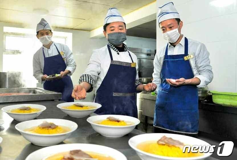 본문 이미지 - (평양 노동신문=뉴스1) = 자료사진. [국내에서만 사용가능. 재배포 금지. DB 금지. For Use Only in the Republic of Korea. Redistribution Prohibited] rodongphoto@news1.kr