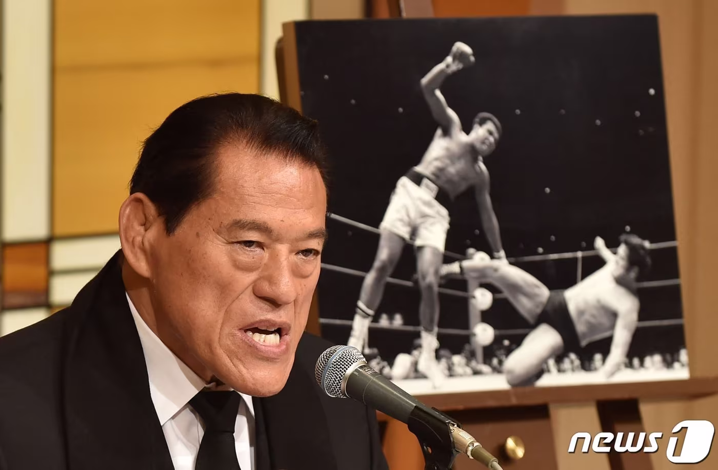 일본 프로 레슬링계를 이끌며 국회의원으로도 활동했던 전직 프로레슬러 안토니오 이노키가 1일 아침 심부전으로 별세했다. 사진은 2016년 6월 촬영된 것이다. ⓒ AFP=뉴스1 ⓒ News1 최종일 기자