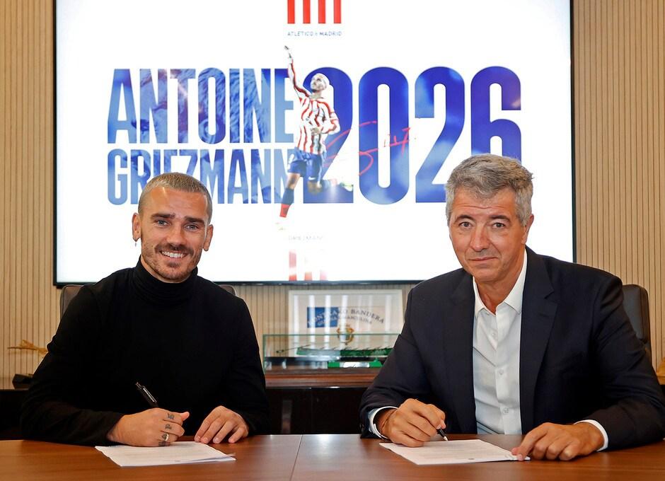 본문 이미지 - 아틀레티코 마드리드와 2026년까지 계약한 그리즈만(왼쪽) (아틀레티코 마드리드 홈페이지)