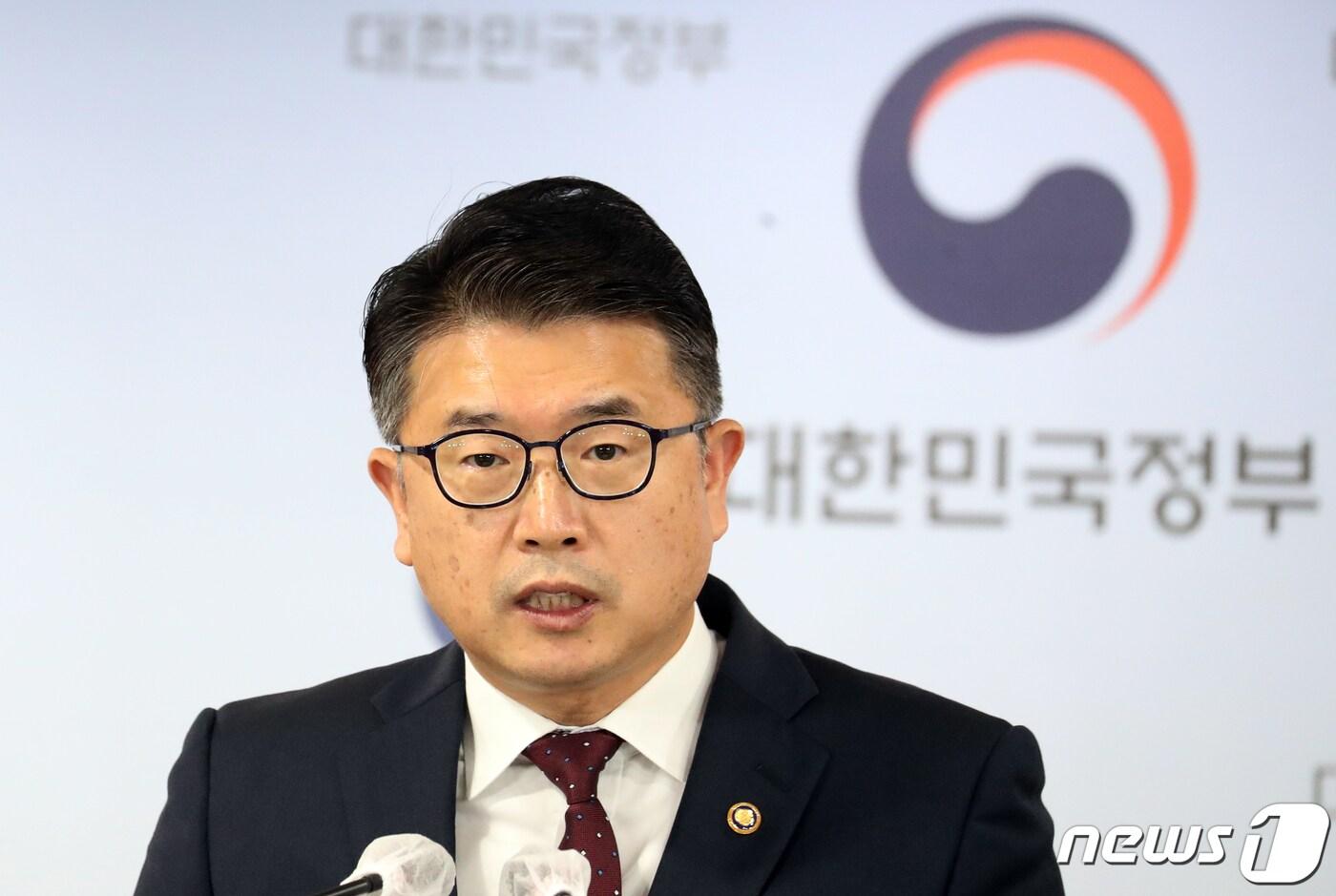 본문 이미지 - 장상윤 교육부 차관이 11일 오후 서울 종로구 세종대로 정부서울청사에서 제1차 기초학력 보장 종합계획(2023~2027) 발표를 하고 있다. 2022.10.11/뉴스1 ⓒ News1 김명섭 기자