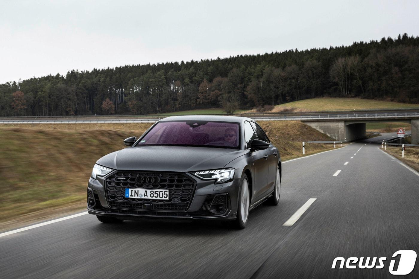 더 뉴 아우디 A8 L 55 TFSI 콰트로 프리미엄