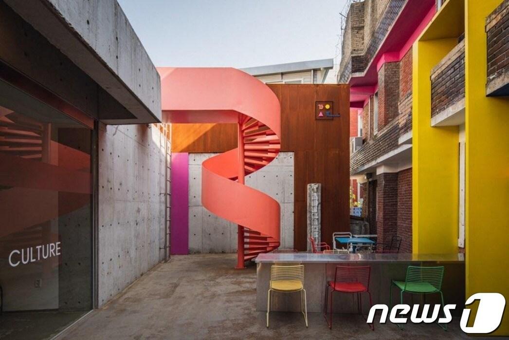 본문 이미지 - '2022년 청주시 아름다운 건축물' 대상을 수상한 도시재생 복합 문화공간 '광순'.(청주시 제공).2022.10.12/뉴스1