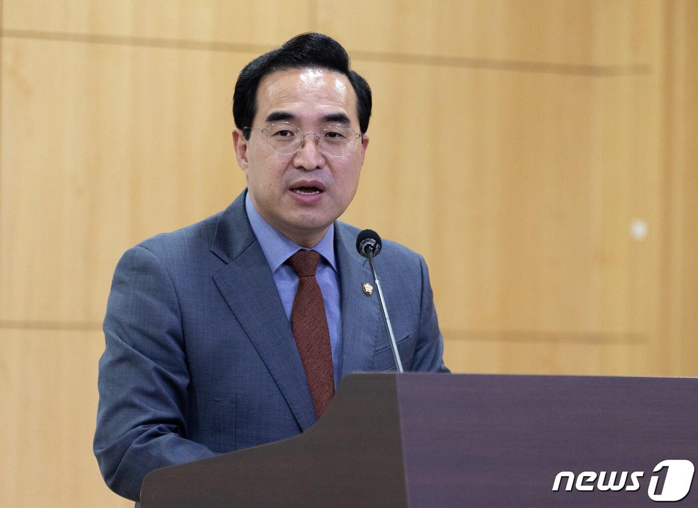 본문 이미지 - 박홍근 더불어민주당 원내대표가 12일 오후 서울 여의도 국회 의원회관에서 열린 유신 50년 군사독재청산 실천대회에서 인사말을 하고 있다. 2022.10.12/뉴스1 ⓒ News1 이재명 기자