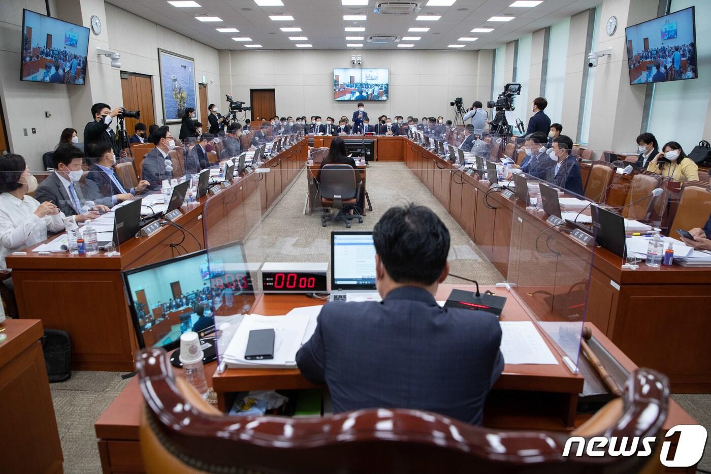본문 이미지 - 13일 서울 여의도 국회에서 산업통상자원중소벤처기업위원회의 중소벤처기업진흥공단, 기술보증기금 등에 대한 국정감사가 진행되고 있다. 2022.10.13/뉴스1 ⓒ News1 이재명 기자