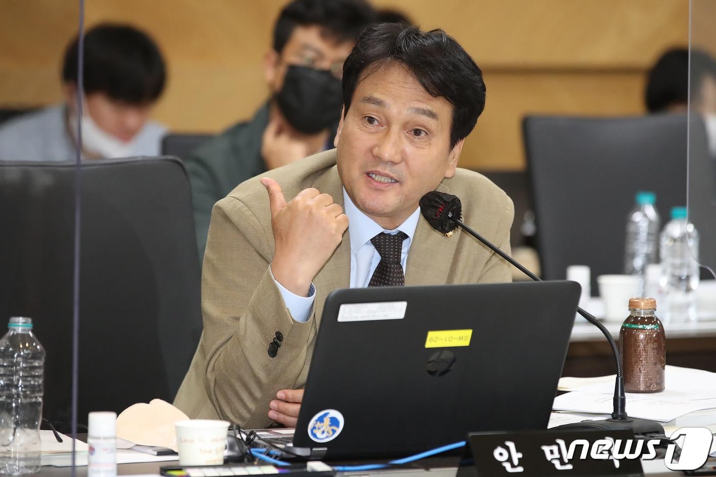 본문 이미지 - 안민석 더불어민주당 의원. 2022.10.13/뉴스1 ⓒ News1 공정식 기자