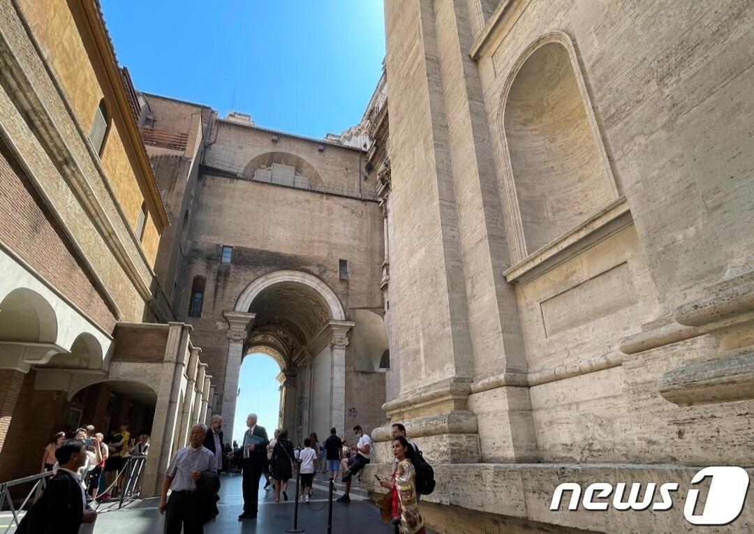본문 이미지 - 바티칸 성 베드로 대성당에 김대건 신분 조각상 건립 예정지