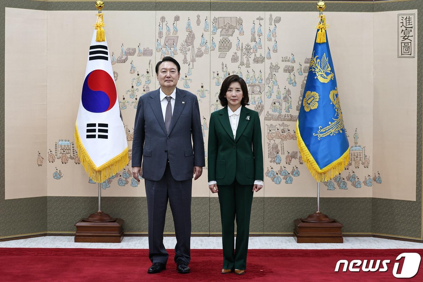 본문 이미지 - 윤석열 대통령과 나경원 의원 (대통령실 제공) 2022.10.14/뉴스1 ⓒ News1 오대일 기자