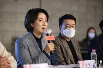 본문 이미지 - 이영 장관이 18일 서울 마포구 마루180에서 열린 컴업 2022 기자브리핑에서 모두 발언을 하고 있다. &#40;중기부 제공&#41;