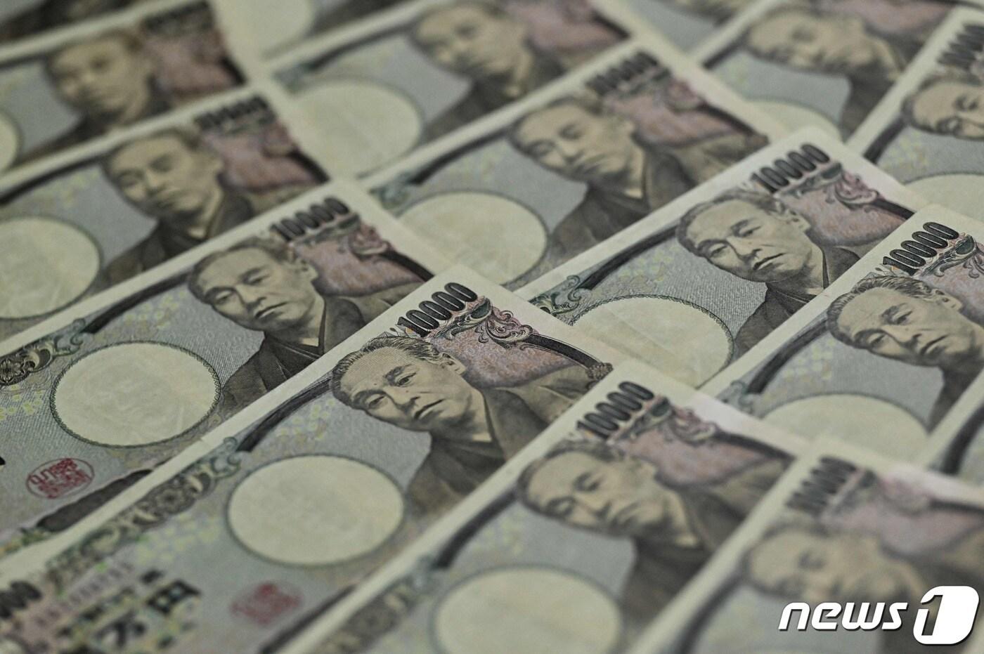 본문 이미지 - 1만엔 지폐ⓒ AFP=뉴스1