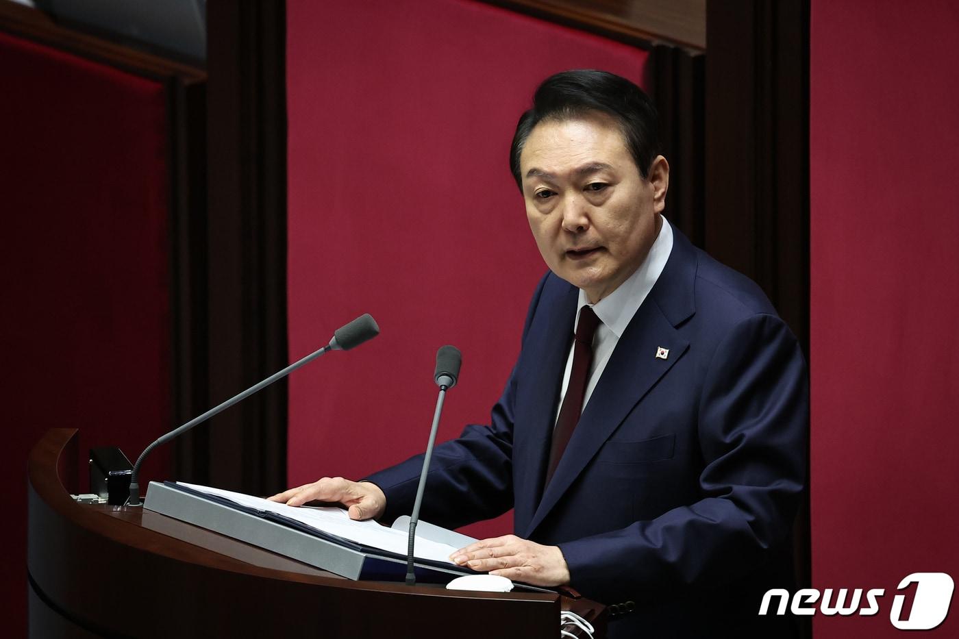 윤석열 대통령이 25일 서울 여의도 국회 본회의장에서 2023년도 예산안 및 기금운용계획안에 대한 시정연설을 하고 있다. (대통령실 제공) 2022.10.25/뉴스1 ⓒ News1 오대일 기자