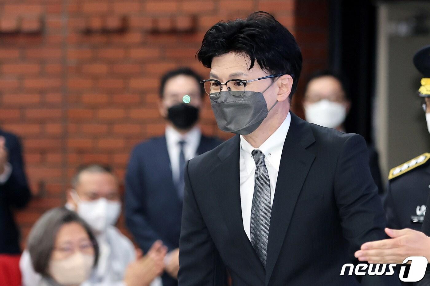 본문 이미지 - 한동훈 법무부 장관이 28일 오전 경기도 과천시 정부과천청사 대강당에서 열린 ‘제77주년 교정의 날’ 기념식에 참석하고 있다. 2022.10.28/뉴스1 ⓒ News1 이동해 기자