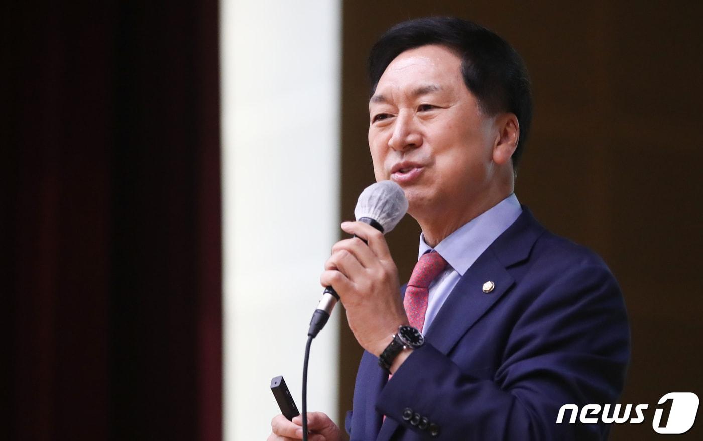 본문 이미지 - 김기현 국민의힘 의원이 28일 경기 고양시 덕양구청에서 열린 경기고양시갑 당협위원회 당원연수에서 강연을 하고 있다. 2022.10.28/뉴스1 ⓒ News1 허경 기자