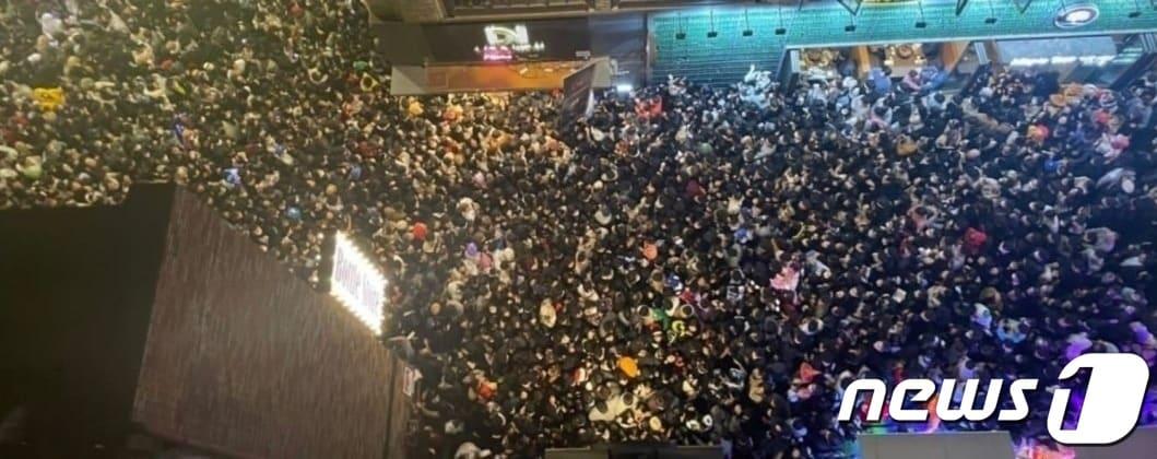 본문 이미지 - 사고가 발생한 지난달 29일 용산구 이태원 거리의 모습. (독자 제공) 뉴스1 ⓒ News1