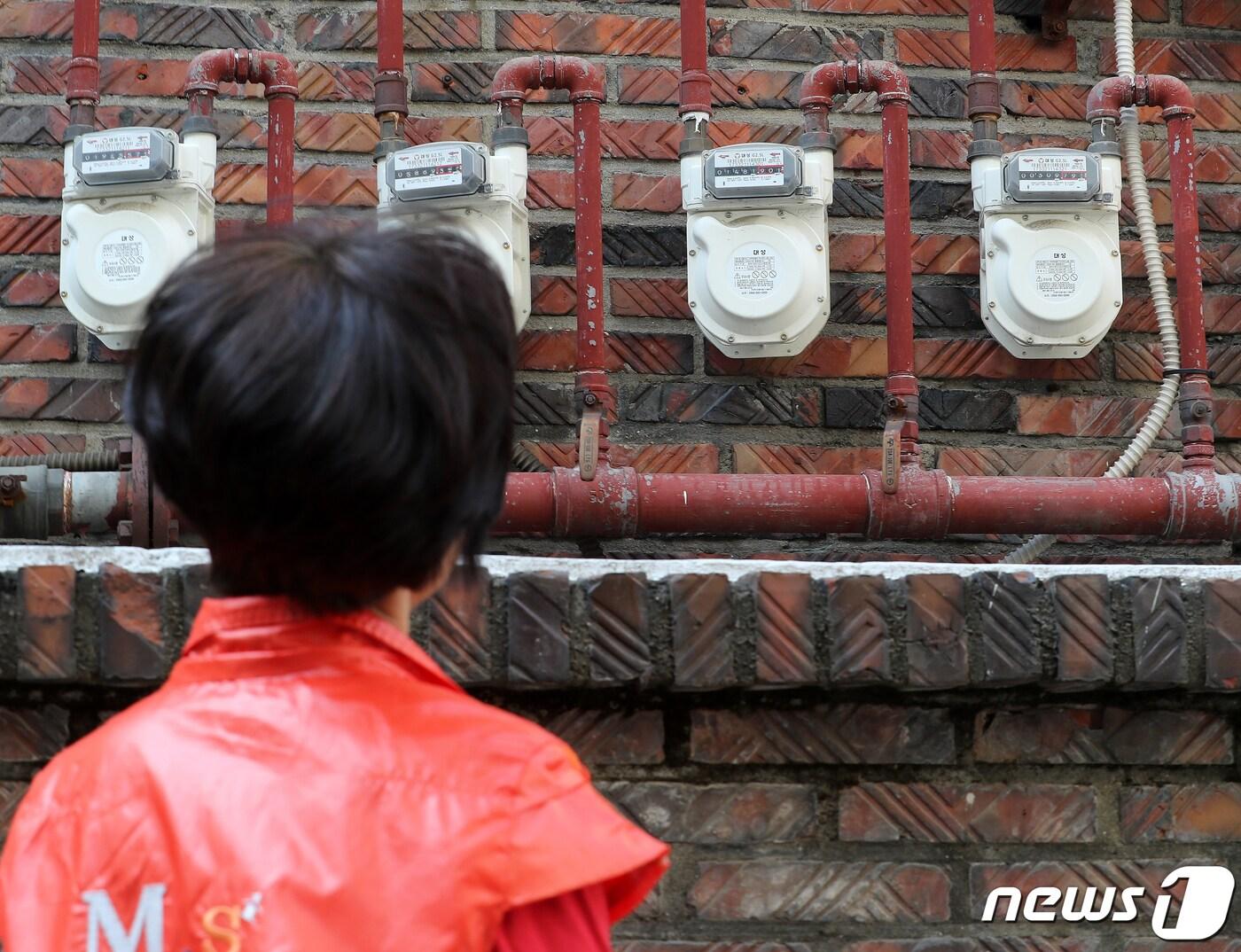 본문 이미지 - 주택가에 설치된 가스 계량기 모습. /뉴스1 ⓒ News1 