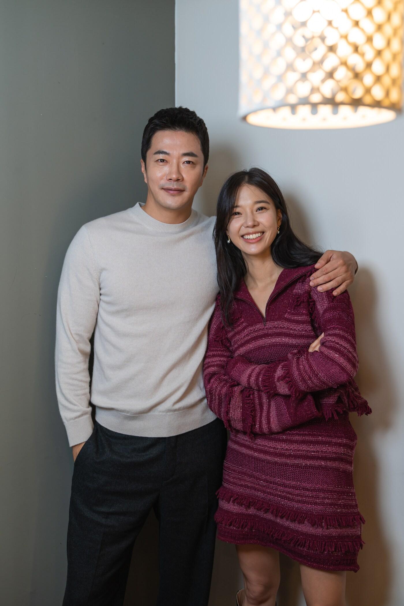 본문 이미지 - 배우 권상우(왼) 임세미, 사진 제공=웨이브