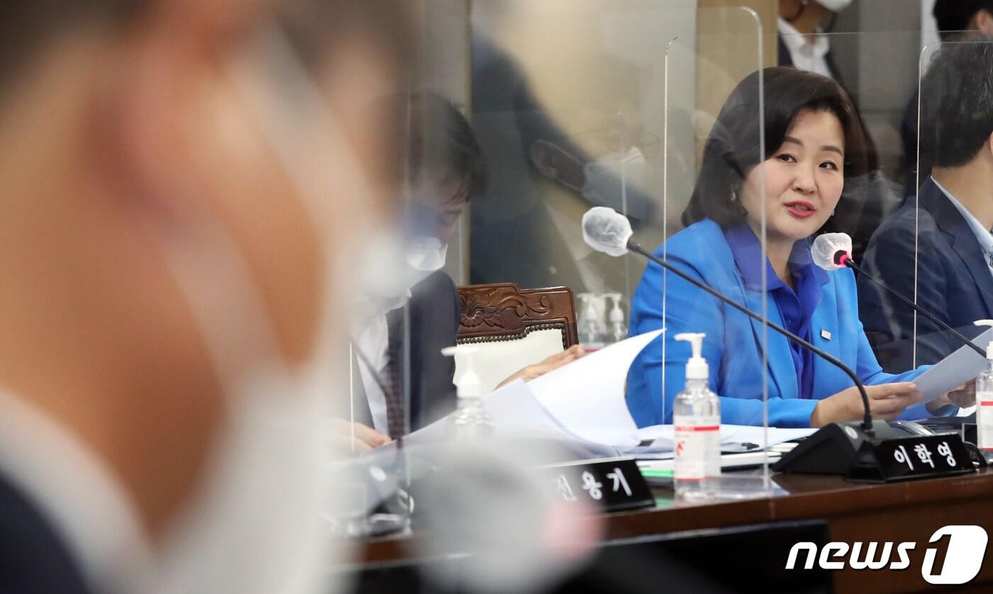 본문 이미지 - 이수진 더불어민주당 의원. /뉴스1 ⓒ News1 김기남 기자