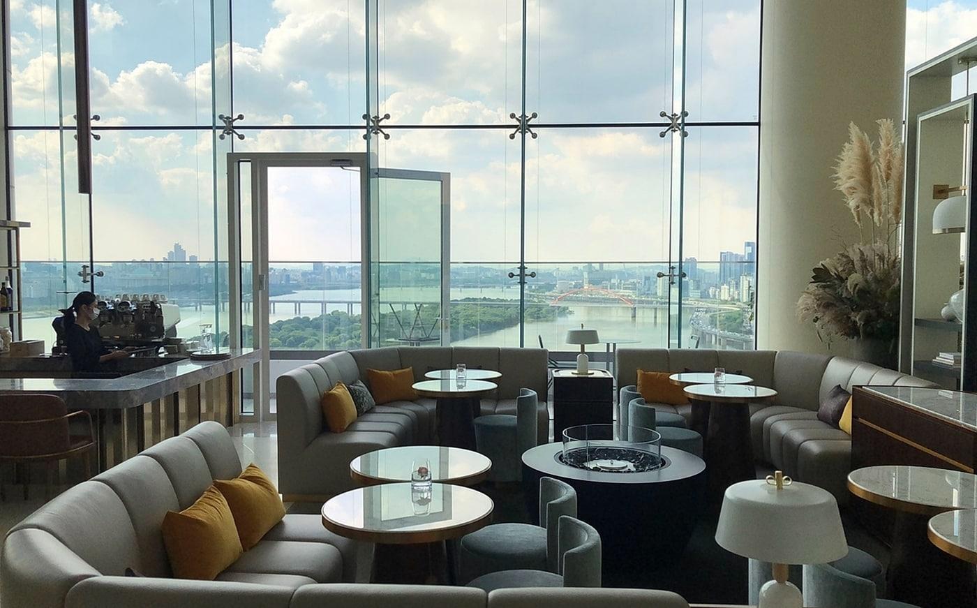 호텔 나루 서울 – 엠갤러리의 로비라운지ⓒ News1 윤슬빈 기자