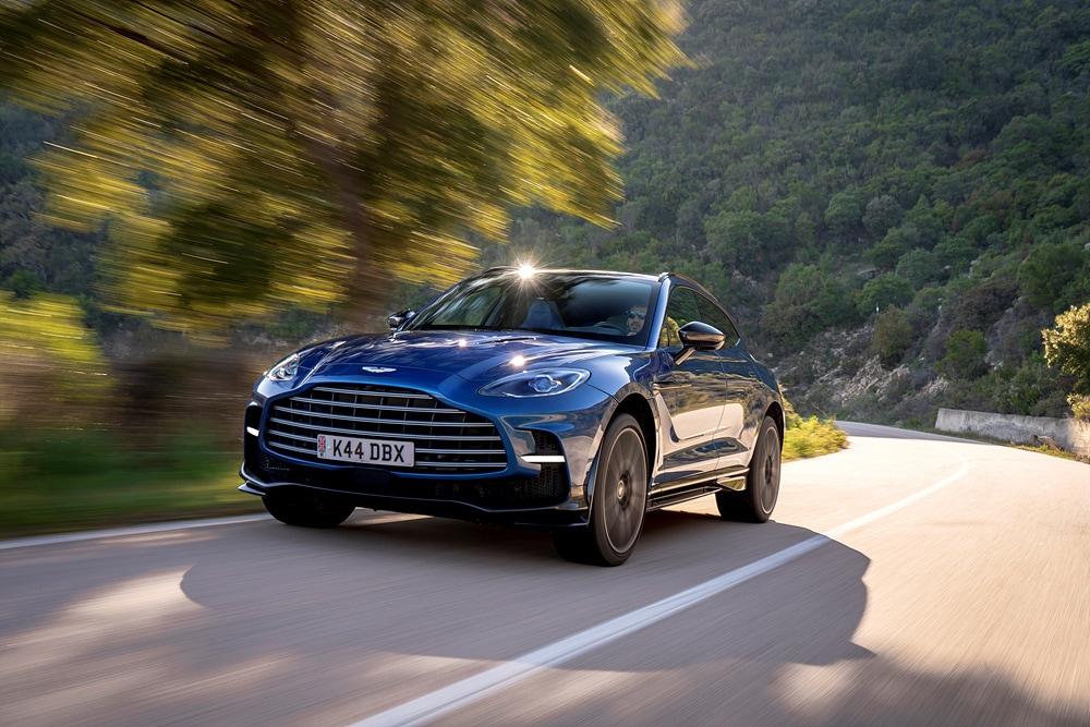 본문 이미지 - 애스턴마틴 DBX 707(애스턴마틴 제공)