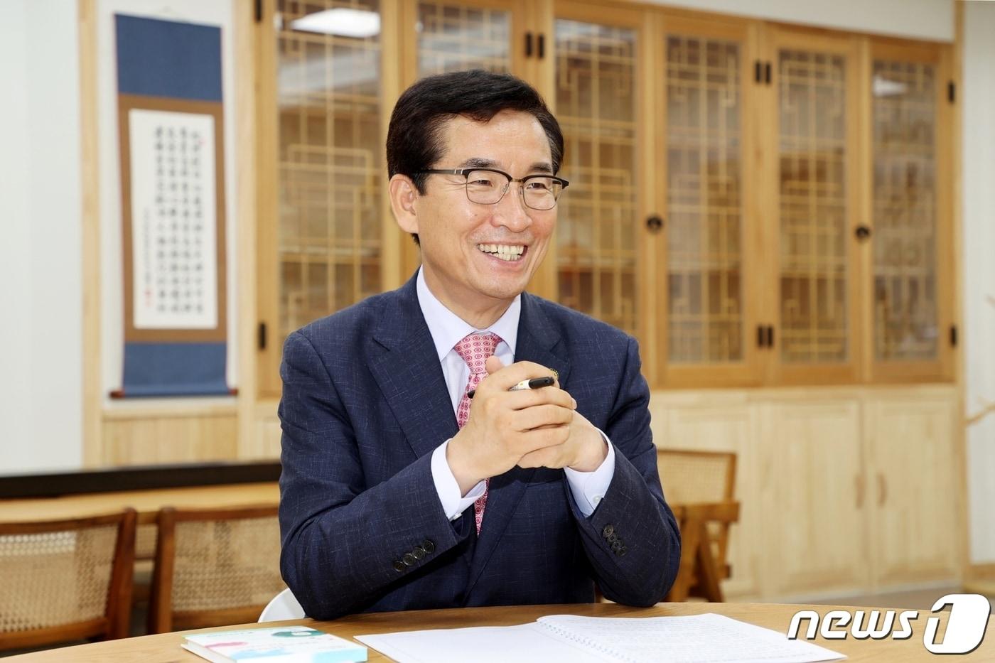 본문 이미지 - 윤건영 충북교육감.(충북교육청 제공) / 뉴스1