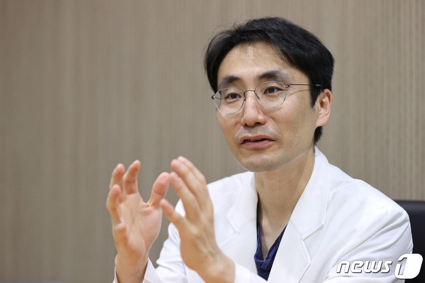 본문 이미지 - 원호연 중앙대병원 순환기내과 교수가 1일 서울 동작구 중앙대병원에서 뉴스1과 인터뷰를 하고 있다. 2022.11.1/뉴스1 ⓒ News1 이광호 기자