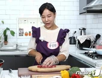 본문 이미지 - 요리연구가이자 채소소믈리에로 활동 중인 홍성란 씨.(홍성군 제공)/뉴스1