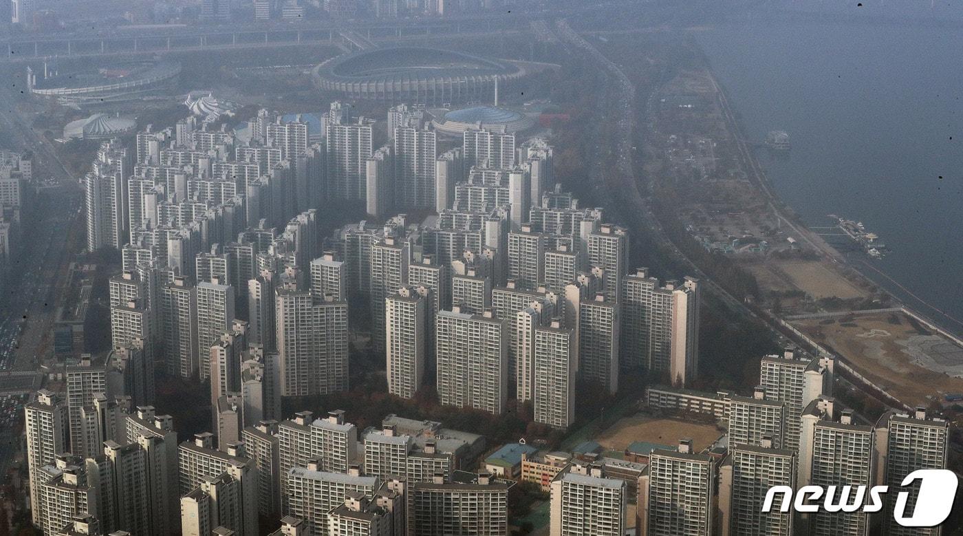 사진은 10일 서울 송파구 롯데월드 서울스카이에서 바라본 아파트단지 모습. 2022.11.10/뉴스1 ⓒ News1 박세연 기자