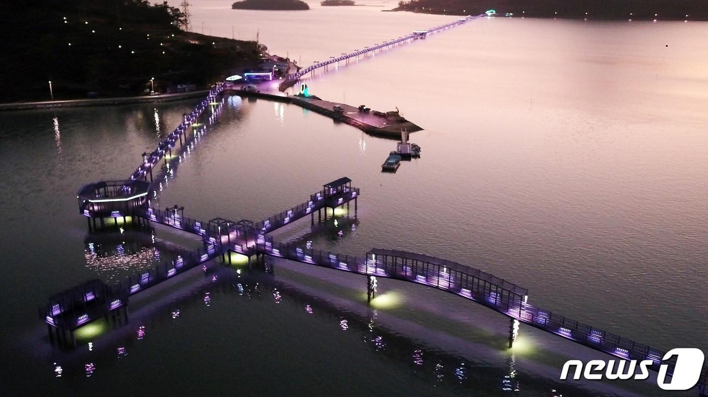 신안 퍼플섬 야경/뉴스1 