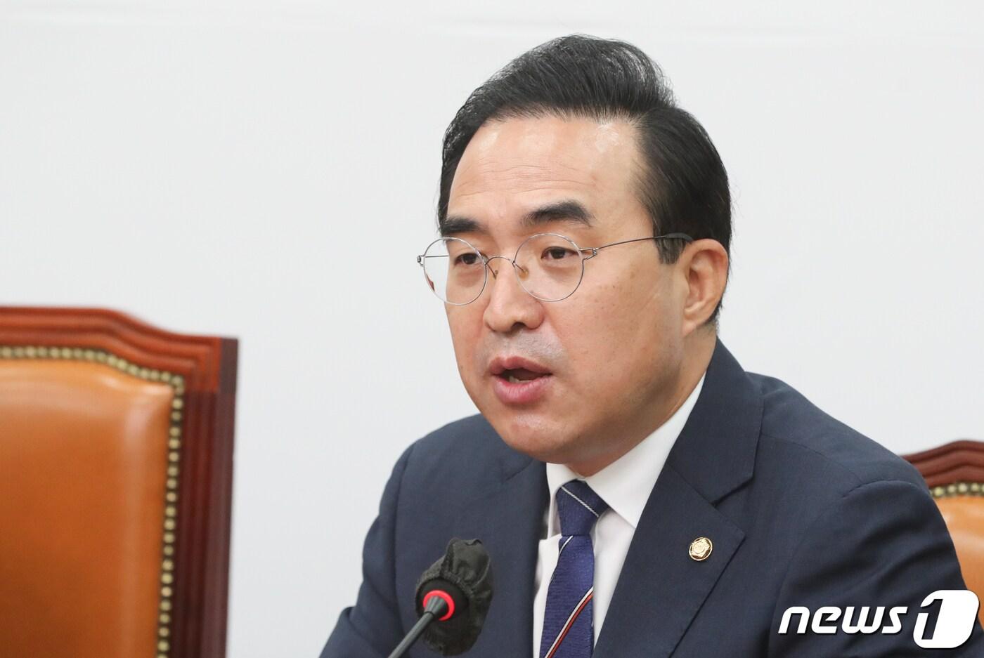본문 이미지 - 박홍근 더불어민주당 원내대표가 14일 서울 여의도 국회에서 열린 최고위원회의에서 모두 발언을 하고 있다. 2022.11.14/뉴스1 ⓒ News1 허경 기자