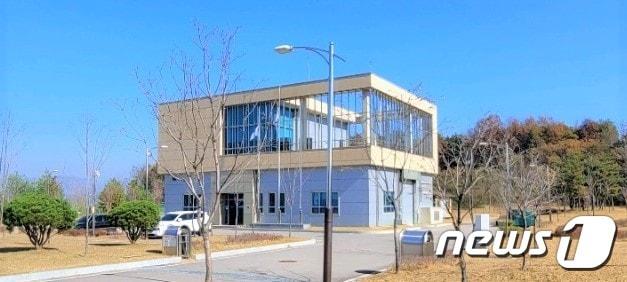 본문 이미지 - 보은산업단지 공공폐수처리시설 전경. /뉴스1 