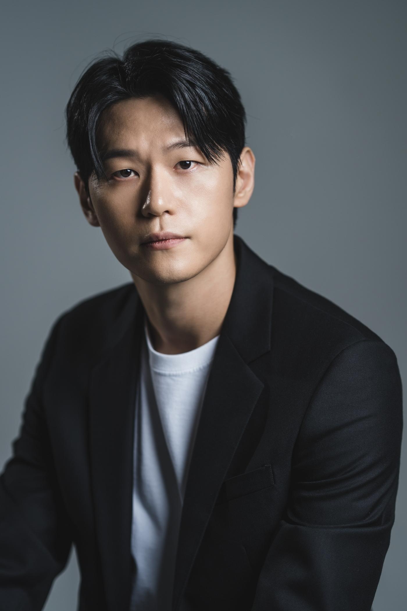 본문 이미지 - 디즈니+ 형사록 배우 이학주