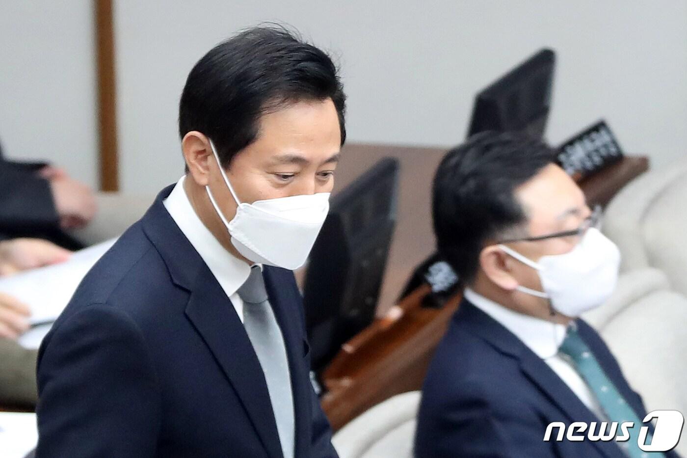 오세훈 서울시장이 16일 오전 서울시의회 본회의장에서 열린 '제315회 정례회 제3차 본회의'에 참석하고 있다. 2022.11.16/뉴스1 ⓒ News1 황기선 기자