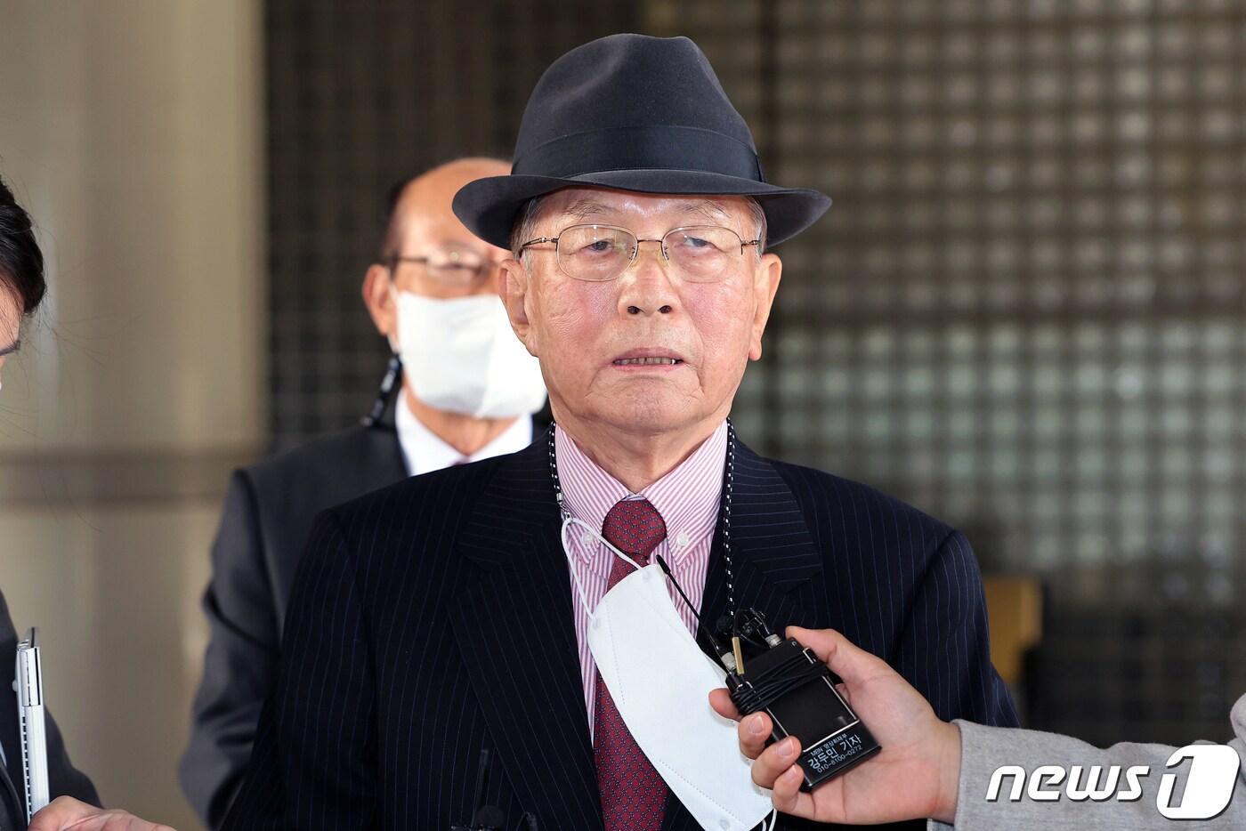 본문 이미지 -  김기춘 전 청와대 대통령비서실장 /뉴스1 ⓒ News1 이승배 기자