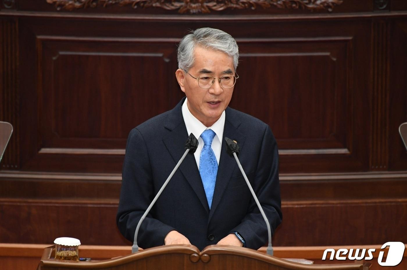 본문 이미지 - 박종훈 경남교육감이 16일 열린 제400회 경남도의회 정례회에서 시정연설을 하고 있다.(경남도교육청 제공)