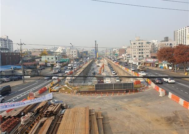 본문 이미지 - 화곡고가에서 바라본 화곡지하차도 신월IC 방면(서울시 제공).